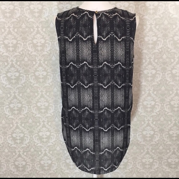 Vince Camuto Sleeveless Snake Print Blouse - Picture 2 of 6